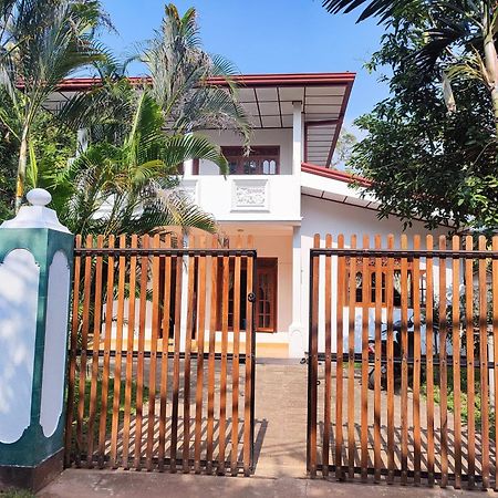Sithu Guesthouse Bentota Luaran gambar